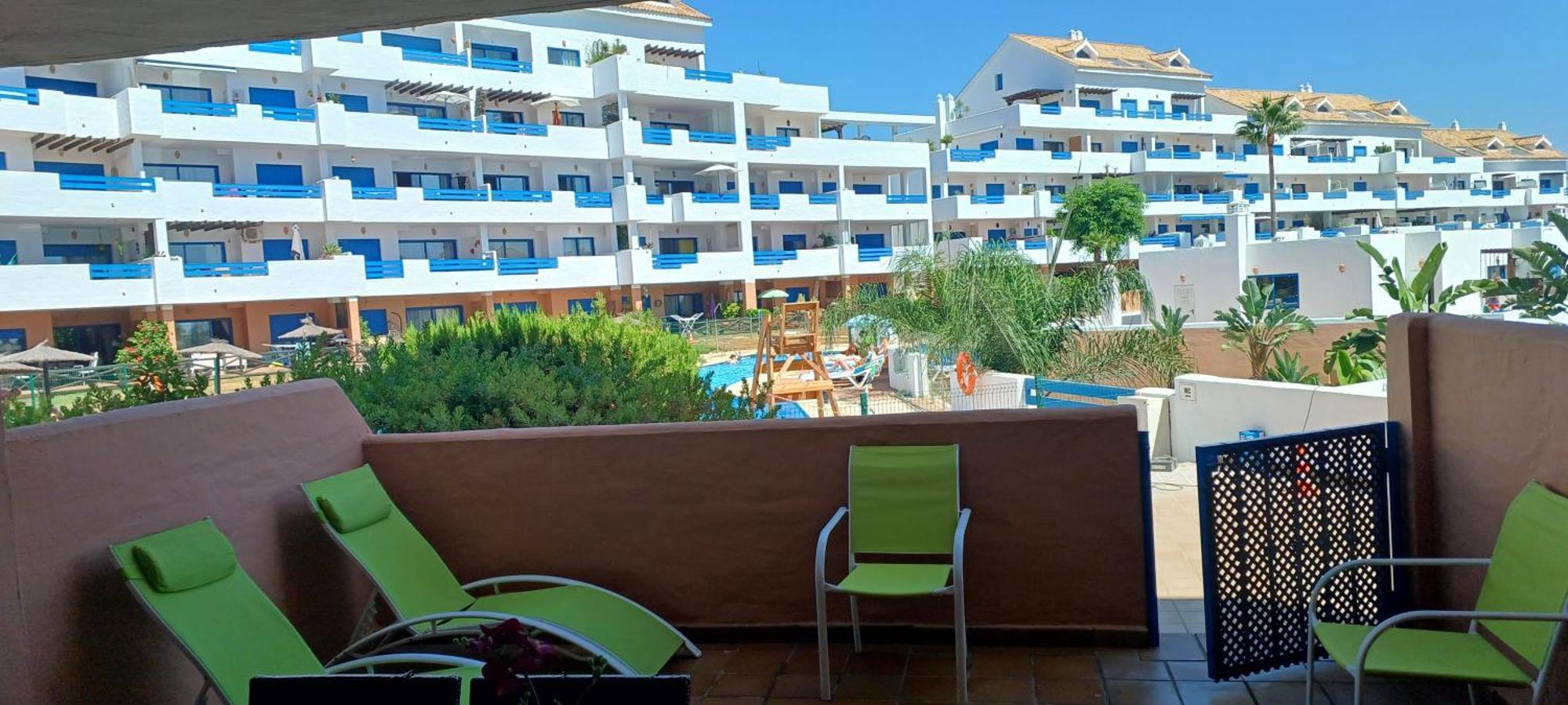 Residencial La Duquesa Suites Golf & Gardens San Luis de Sabinillas Ngoại thất bức ảnh